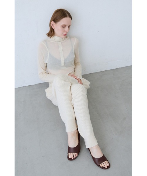 un/neu(アンノイ)の「シンプルヒールミュール(サンダル・レディース・ボルドー/ブラック・SMALL/MEDIUM/LARGE)」の19枚目の写真