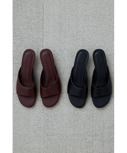un/neu(アンノイ)の「シンプルヒールミュール(サンダル・レディース・ボルドー/ブラック・SMALL/MEDIUM/LARGE)」の3枚目の写真