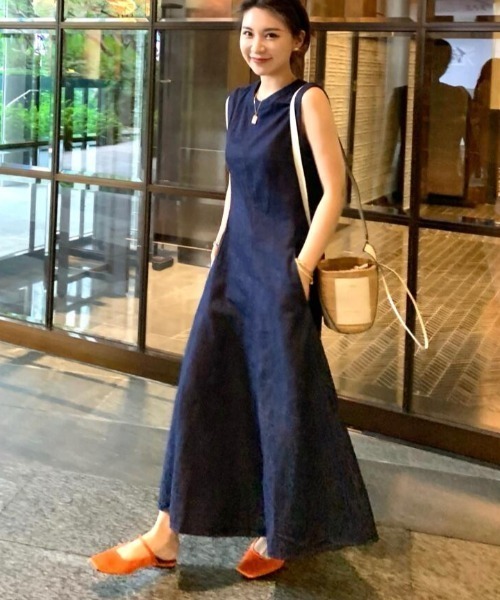semplice(センプリチェ)の「ノースリーブデニムワンピース(ワンピース・レディース・ブルー・S/M/L)」の6枚目の写真