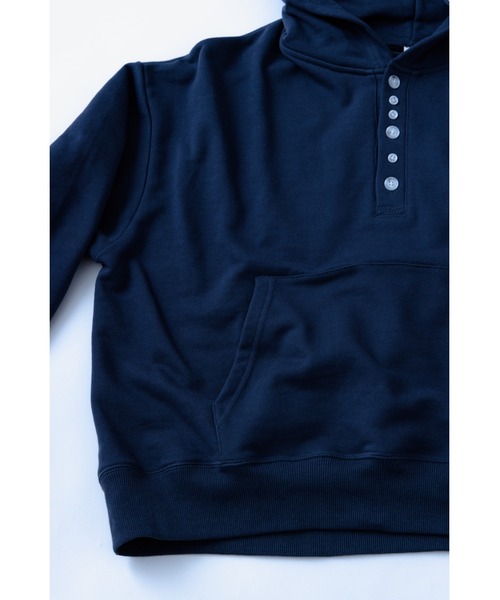 TAMYU(タミュー)の「TAMYU - Morse Button Sweat Hoodie / モールスボタンスウェットパーカー(パーカー・メンズ・グレイッシュブルー/ブラック・FREE)」の11枚目の写真