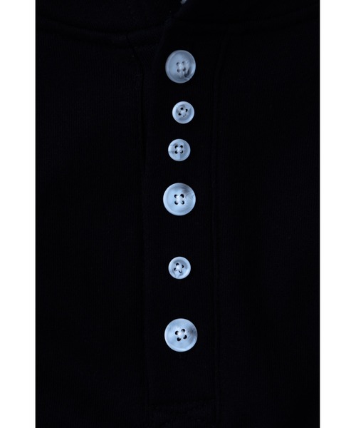 TAMYU(タミュー)の「TAMYU - Morse Button Sweat Hoodie / モールスボタンスウェットパーカー(パーカー・メンズ・グレイッシュブルー/ブラック・FREE)」の5枚目の写真