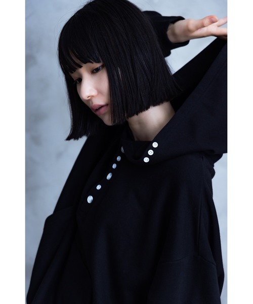 TAMYU(タミュー)の「TAMYU - Morse Button Sweat Hoodie / モールスボタンスウェットパーカー(パーカー・メンズ・グレイッシュブルー/ブラック・FREE)」の15枚目の写真