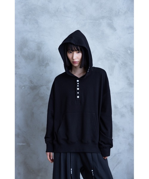 TAMYU(タミュー)の「TAMYU - Morse Button Sweat Hoodie / モールスボタンスウェットパーカー(パーカー・メンズ・グレイッシュブルー/ブラック・FREE)」の17枚目の写真