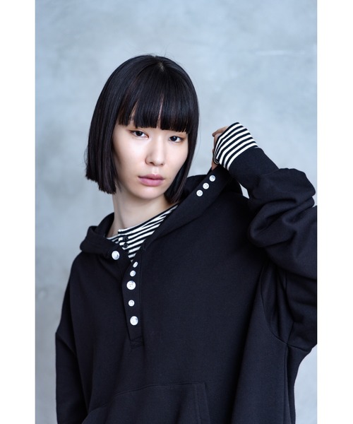 TAMYU(タミュー)の「TAMYU - Morse Button Sweat Hoodie / モールスボタンスウェットパーカー(パーカー・メンズ・グレイッシュブルー/ブラック・FREE)」の19枚目の写真