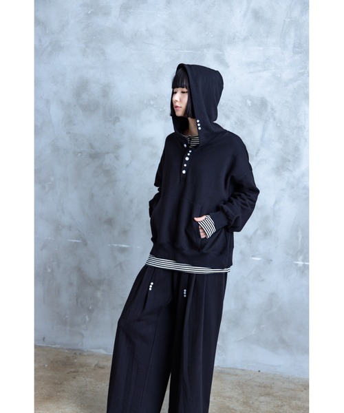 TAMYU(タミュー)の「TAMYU - Morse Button Sweat Hoodie / モールスボタンスウェットパーカー(パーカー・メンズ・グレイッシュブルー/ブラック・FREE)」の22枚目の写真