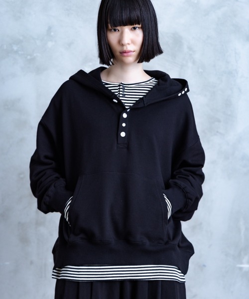 TAMYU(タミュー)の「TAMYU - Morse Button Sweat Hoodie / モールスボタンスウェットパーカー(パーカー・メンズ・グレイッシュブルー/ブラック・FREE)」の18枚目の写真