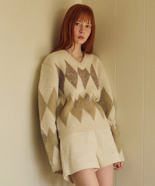 WEDNESDAYOASISFORWOMEN（ウェンズデー オアシス フォー ウーマン）の「オールウェイズ クロップ アーガイル ヘアリー ウール ニット 2COLOR（ニット/セーター・レディース・ブラウン/アイボリー・FREE）」の3枚目の写真