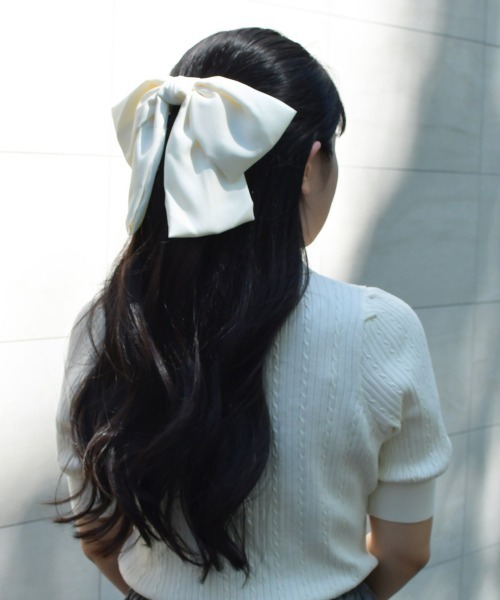 F i.n.t(フィント)の「グランサテンリボンバレッタ/fint フィント(バレッタ/ヘアクリップ・レディース・オフホワイト・FREE)」の5枚目の写真