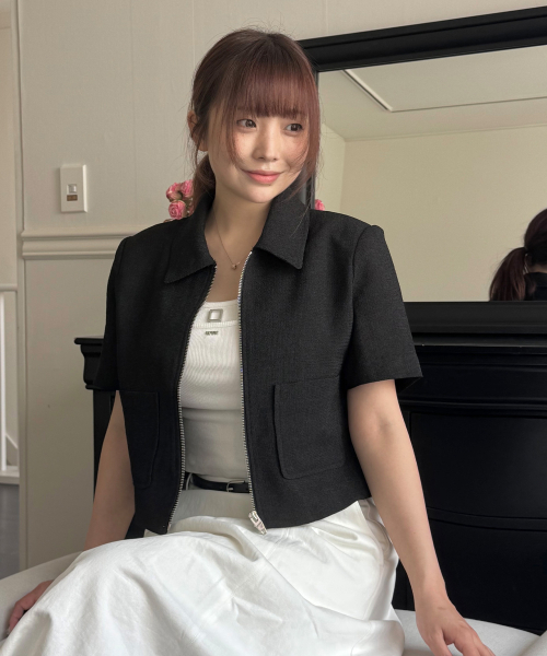 MIND BRIDGE WOMEN（マインドブリッジウーマン）の「[W]ツイードカラージップアップ半袖ジャケット（テーラードジャケット・レディース・ブラック・55/66）」の3枚目の写真