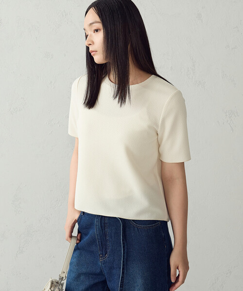 COMME CA ISM(コムサイズム)の「膨れジャガード ベーシック Tシャツ/セットアップ対応(Tシャツ/カットソー・レディース・アイボリー/ネイビー/ブラック・LARGE/MEDIUM)」の2枚目の写真