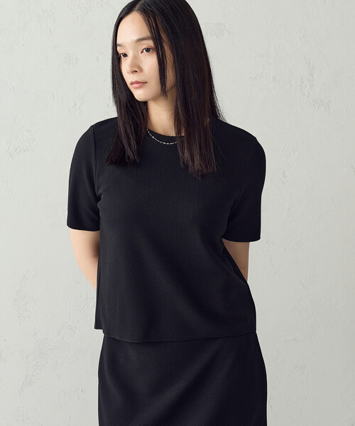 COMME CA ISM(コムサイズム)の「膨れジャガード ベーシック Tシャツ/セットアップ対応(Tシャツ/カットソー・レディース・アイボリー/ネイビー/ブラック・LARGE/MEDIUM)」の3枚目の写真