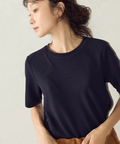 COMME CA ISM(コムサイズム)の「膨れジャガード ベーシック Tシャツ/セットアップ対応(Tシャツ/カットソー・レディース・アイボリー/ネイビー/ブラック・LARGE/MEDIUM)」の20枚目の写真