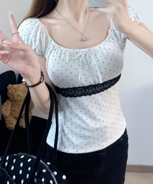 SHEPP(シープ)の「レース切替 ドット柄 オフショルダー シャーリングブラウス 半袖 トップス(Tシャツ/カットソー・レディース・グレー/ホワイト/ブラック・F)」の11枚目の写真