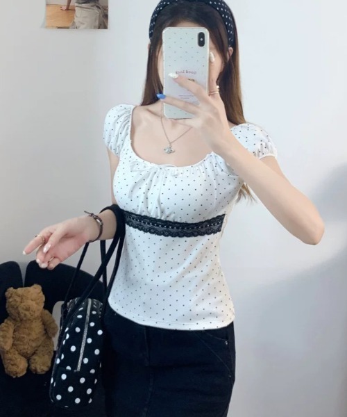 SHEPP(シープ)の「レース切替 ドット柄 オフショルダー シャーリングブラウス 半袖 トップス(Tシャツ/カットソー・レディース・グレー/ホワイト/ブラック・F)」の12枚目の写真