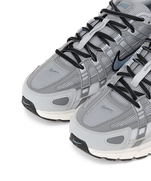 NIKE(ナイキ)の「NIKE: P-6000 スニーカー(スニーカー・メンズ・グレー/ベージュ・29/28/27)」の4枚目の写真