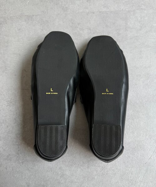 Thevon(ゼボン)の「ギャザーローファー(ローファー・レディース・ブラック・S/L/M)」の4枚目の写真