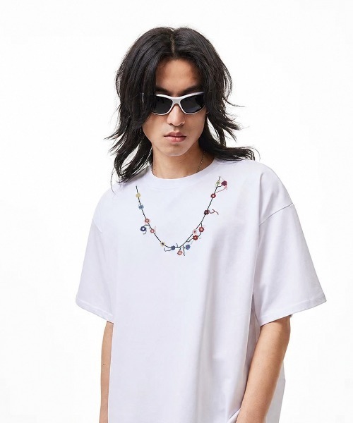 FreeZone(フリーゾーン)の「フラワーネックレスプリント オーバーサイズ半袖Tシャツ(Tシャツ/カットソー・メンズ・ネイビー/グレー/ホワイト/ブラック・F)」の11枚目の写真