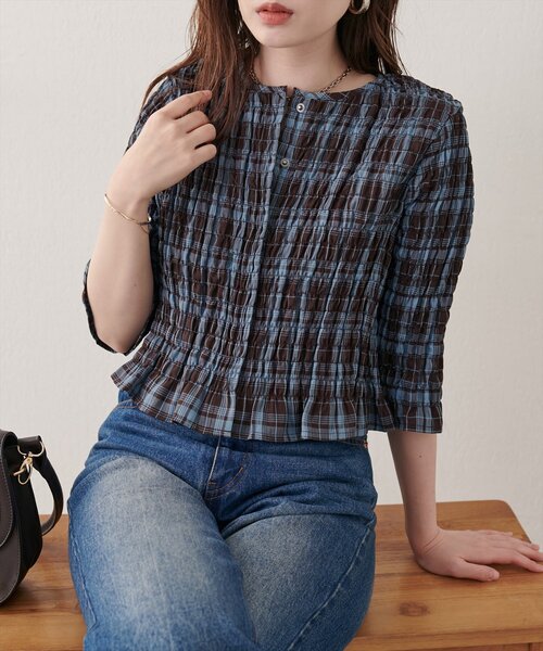 natural couture(ナチュラルクチュール)の「コンパクトシャーリングブラウス(シャツ/ブラウス・レディース・ブラウン/アイボリー/チェック/ブラック/ドット・FREE)」の1枚目の写真