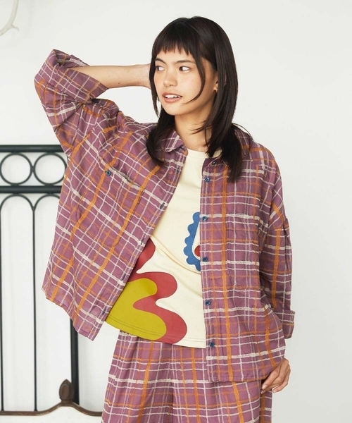 Jocomomola（ホコモモラ）の「Trazo チェック柄刺繍オーバーブラウス（シャツ/ブラウス・レディース・ブルー/パープル・40）」の2枚目の写真