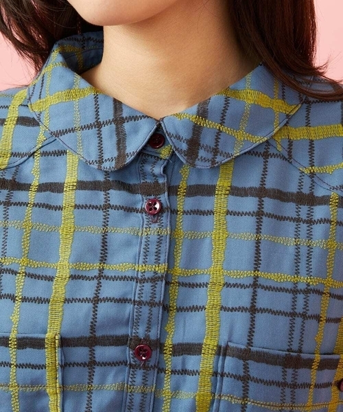 Jocomomola（ホコモモラ）の「Trazo チェック柄刺繍オーバーブラウス（シャツ/ブラウス・レディース・ブルー/パープル・40）」の11枚目の写真