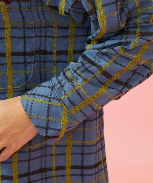Jocomomola（ホコモモラ）の「Trazo チェック柄刺繍オーバーブラウス（シャツ/ブラウス・レディース・ブルー/パープル・40）」の14枚目の写真