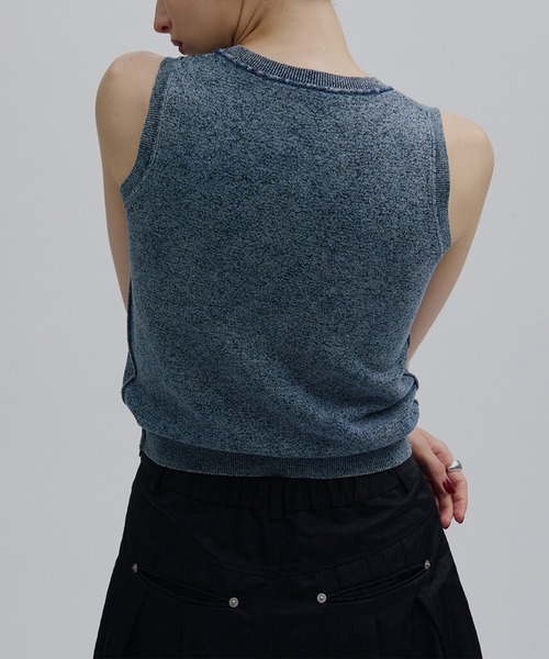 Ameri(アメリ)の「DENIM KNIT TANK TOP(タンクトップ・レディース・ブルー/ブラック・FREE)」の3枚目の写真