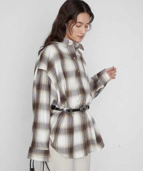 LOUNGEDRESS(ラウンジドレス)の「《季節の変わり目から長く使える》ドルマンシャツ 秋服(シャツ/ブラウス・レディース・キャメル/ピンク/アイボリー・FREE)」の6枚目の写真
