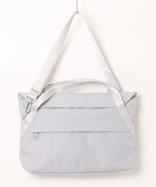 A.M.S.(エーエムエス)の「Mah エムエーエイチ Airy Cross 6L 撥水 軽量 ビジネス対応 スマートショルダーバッグ A4・PC収納対応(ビジネスバッグ・メンズ・ライトグレー/ブラック・FREE)」の2枚目の写真