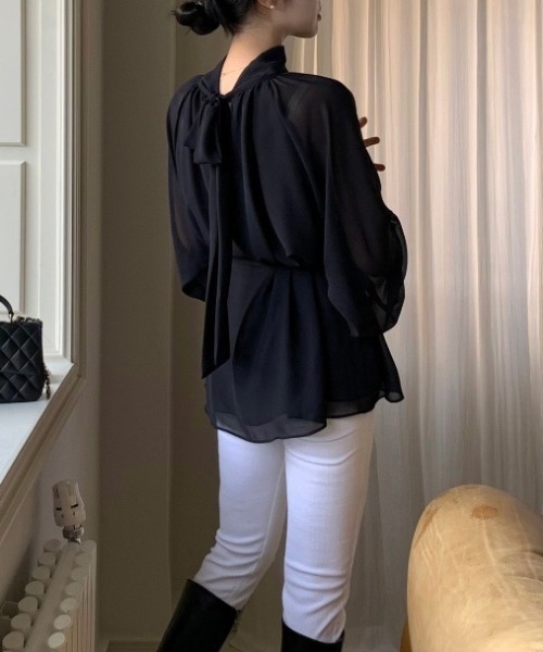 YUGA(ユーガ)の「YUGA_YGMC Korean-style Half-high neck ribbon-tie shirt blouse(シャツ/ブラウス・レディース・ネイビー/ベージュ・FREE)」の11枚目の写真