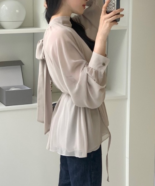 YUGA(ユーガ)の「YUGA_YGMC Korean-style Half-high neck ribbon-tie shirt blouse(シャツ/ブラウス・レディース・ネイビー/ベージュ・FREE)」の3枚目の写真