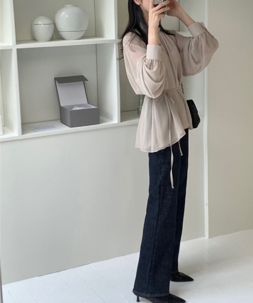 YUGA(ユーガ)の「YUGA_YGMC Korean-style Half-high neck ribbon-tie shirt blouse(シャツ/ブラウス・レディース・ネイビー/ベージュ・FREE)」の6枚目の写真