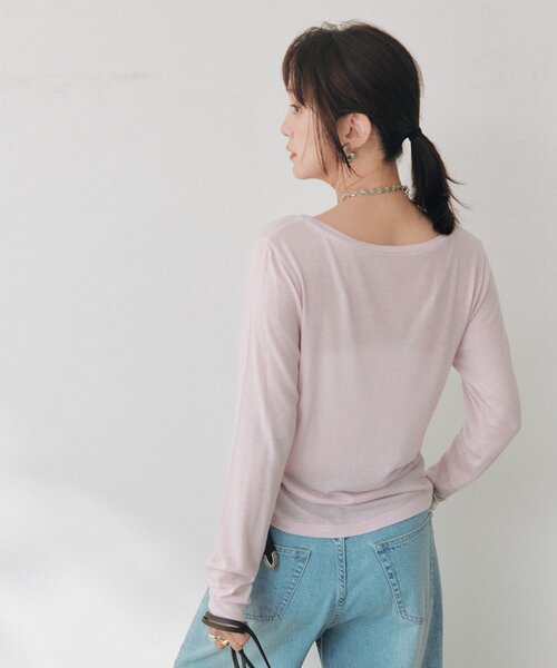 RIVE DROITE（リヴドロワ）の「シルクブレンドボートTee（秋服/冬服/オフィスカジュアル）（Tシャツ/カットソー・レディース・ピンク/オフホワイト/チャコールグレー・FREE）」の4枚目の写真
