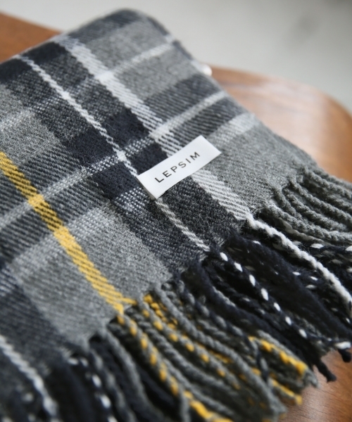 LEPSIM（レプシィム）の「チェックガラストール　730005（ストール/ショール・レディース・ワイン/ベージュ/レッド/グレー/グリーン/その他1・ONE SIZE）」の2枚目の写真