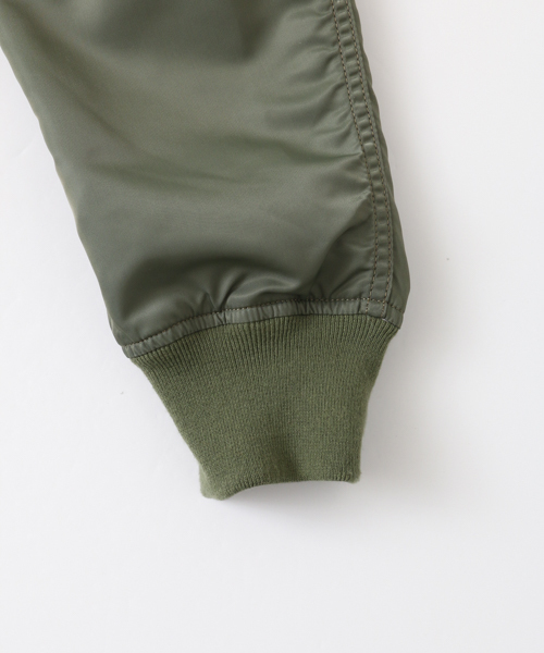 Alpha Industries（アルファインダストリーズ）の「ALPHA INDUSTRIES×URiD 　SOUVENIR BOMBER REVERSIBLE JACKET（ブルゾン・メンズ・ブラック/カーキ/ブラウン・SMALL/MEDIUM/LARGE）」の20枚目の写真