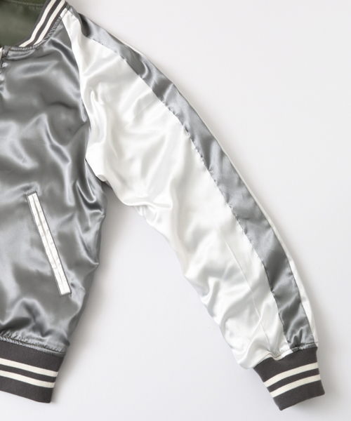 Alpha Industries（アルファインダストリーズ）の「ALPHA INDUSTRIES×URiD 　SOUVENIR BOMBER REVERSIBLE JACKET（ブルゾン・メンズ・ブラック/カーキ/ブラウン・SMALL/MEDIUM/LARGE）」の9枚目の写真