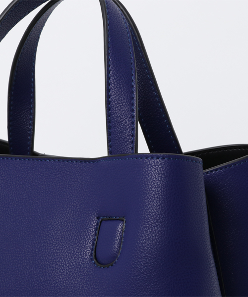 PLAIN CLOTHING（プレーンクロージング）の「スクエアハンドバッグ/ショルダーバッグ【PLAIN CLOTHING】（ショルダーバッグ・レディース・ネイビー/ブラック/グレー/レッド/キャメル・FREE）」の7枚目の写真