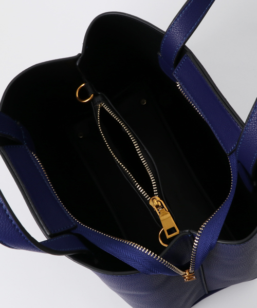 PLAIN CLOTHING（プレーンクロージング）の「スクエアハンドバッグ/ショルダーバッグ【PLAIN CLOTHING】（ショルダーバッグ・レディース・ネイビー/ブラック/グレー/レッド/キャメル・FREE）」の9枚目の写真