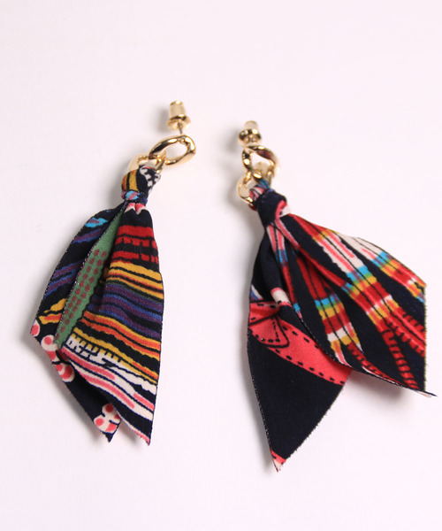 Osharewalker オシャレウォーカー の コーデのアクセントに差し色ピアス テキスタイルリボンピアス ピアス 両耳用 Wear