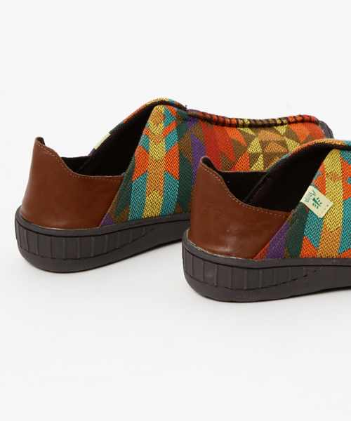 チャイハネ（チャイハネ）の「【チャイハネ】フォークロアスリッポン レディースサイズ（スリッポン・レディース・レッド/レインボー/ナチュラル/オレンジ系その他/ブルー/パープル/ネイビー/ブラック・MEDIUM/LARGE）」の14枚目の写真