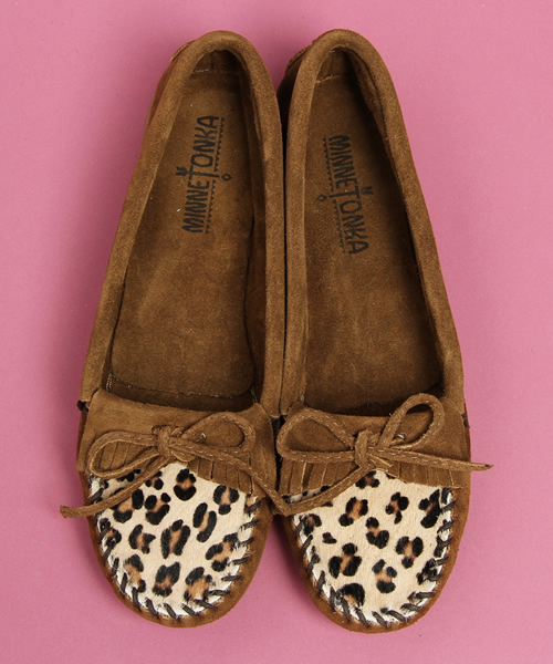 Minnetonka（ミネトンカ）の「［ミネトンカ］MINNETONKA レオパードモカシン（モカシン/デッキシューズ・レディース・ブラック/ブラウン/ベージュ/その他1/その他2/その他3・6/7/8/5）」の3枚目の写真