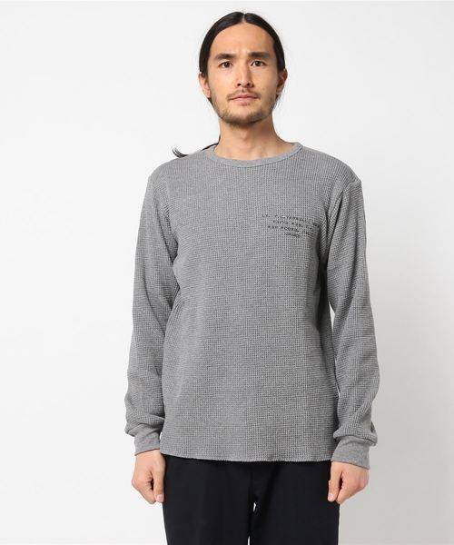 AVIREX（アヴィレックス）の「AVIREX/アヴィレックス/ L/S BIG WAFFLE CREW NECK T-SHIRT/ 長袖 ビッグワッフル クルーネック Tシャツ（Tシャツ/カットソー・メンズ・ホワイト/ブラック/ライトブルーグレー/ネイビー・LARGE/MEDIUM/X-LARGE/XX-LARGE）」の3枚目の写真