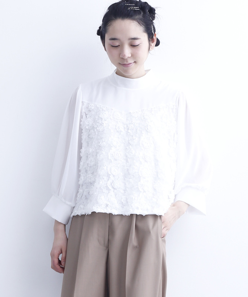 merlot plus(メルロープリュス)の「フラワーカッティングレースブラウス6176(シャツ/ブラウス・レディース・ホワイト/ブラック・FREE)」の2枚目の写真
