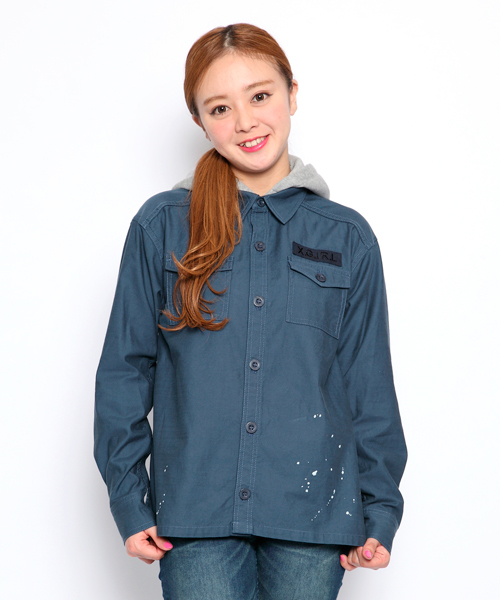 X-girl（エックスガール）の「ARMY SHIRT（シャツ/ブラウス・レディース・カモフラージュ/オリーブ/ネイビー・1/2）」の2枚目の写真