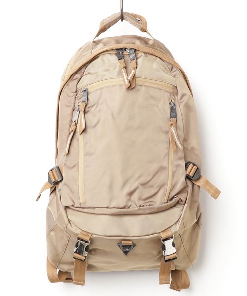 INDISPENSABLE (インディスペンサブル)の「【INDISPENSABLE/インディスペンサブル】BACKPACK TRILL(バックパック/リュック・メンズ・ブラック/ベージュ/ネイビー/グレー/カーキ・FREE)」の4枚目の写真