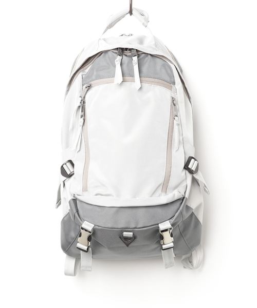 INDISPENSABLE (インディスペンサブル)の「【INDISPENSABLE/インディスペンサブル】BACKPACK TRILL(バックパック/リュック・メンズ・ブラック/ベージュ/ネイビー/グレー/カーキ・FREE)」の3枚目の写真