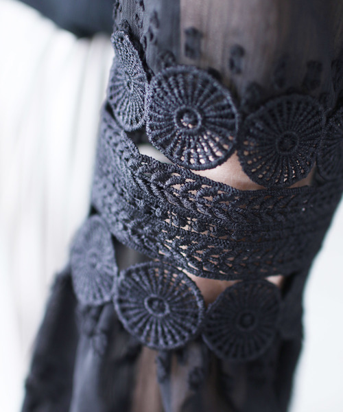 cawaii（カワイイ）の「上品な腕の透け感。サークルレースのポワン袖