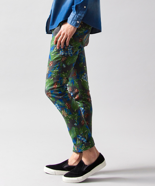 BEAUTY&YOUTH UNITED ARROWS(ビューティーアンドユースユナイテッドアローズ)の「BY ∴ フラワー/プリント スキニー テーパード パンツ◆(その他パンツ・メンズ・ダークグレー/ネイビー・X-LARGE/MEDIUM/SMALL/LARGE)」の6枚目の写真