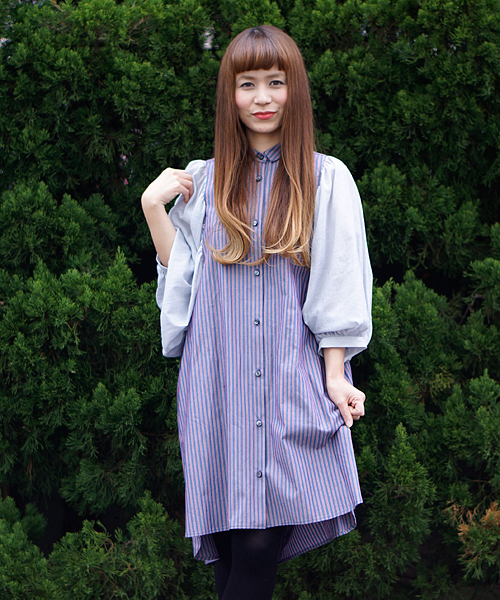 And A（アンドエー）の「アームギャザーワンピース（ワンピース・レディース・ブルー/ネイビー・FREE）」の2枚目の写真