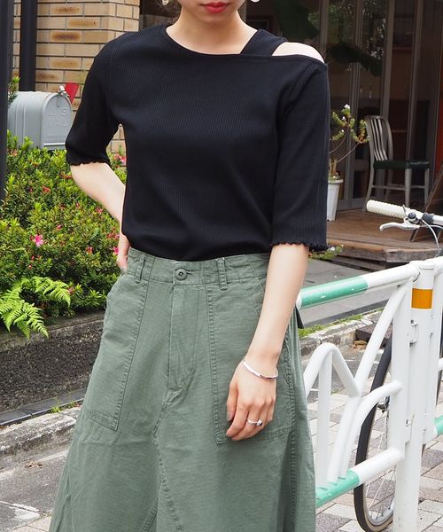 tiptop（ティップトップ）の「アシメワンショルダー5分袖Tシャツ（Tシャツ/カットソー・レディース・オフホワイト/ブラック/ベージュ/サックスブルー/レッド/グリーン/アイボリー・FREE）」の12枚目の写真