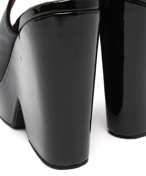 LIMITLESS LUXURY(リミットレスラグジュアリー)の「BACKストラップウェッジ。(サンダル・レディース・ブラック/ホワイト/ネイビー・36/38/37)」の8枚目の写真